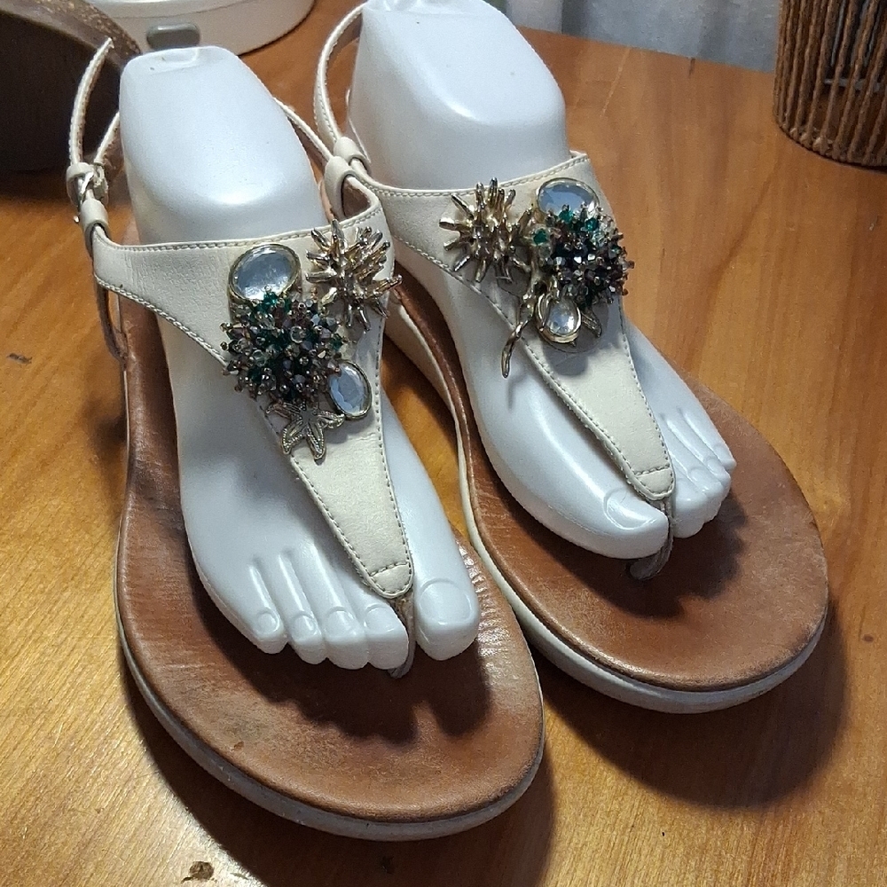 Fittlop Women's Cream Jeweled T-Strap Sandals Size 10